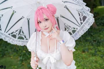 【コスプレ】むっちりした太ももの再現度がすばらしい！『NIKKE』ドロシーの夏衣装の爽やかな色気に魅了される【写真10枚】
