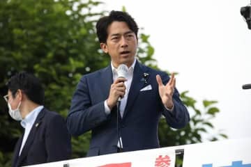 小泉進次郎氏、「やらせ」問題釈明すぐ...　「真打ち登場」「一皮むけたのね」演説登壇でツッコミが