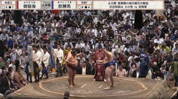 「えげつない存在感」「どうしても目が行ってしまう」大相撲、行司の“背後”にイカつい人影 ただならぬ存在感に騒然