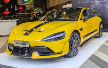 シャオミ、ニュル最速市販EV「SU7 Ultra」日本初公開 秋葉原で開催中の「シャオミEXPO2025」に展示