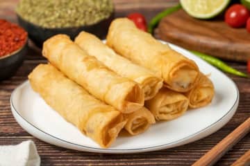料理研究家ゆかり『ちくわ大葉チーズ春巻き』の作り方を伝授！子どもから大人まで大好評の万能おかずに主婦からも「夫のおつまみに今日作りました！」「油を塗ってエアーオーブン使って作れそう」の声