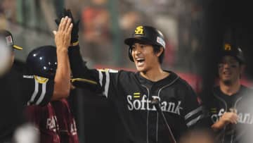 「このまま優勝決めてくれー！」優勝へM2ソフトバンクが柳町達2ランで1点差に追い上げる