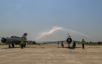 インドで「空飛ぶ棺おけ」退役　旧ソ連開発のミグ21戦闘機