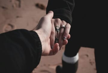 【もう限界】別れてくれない彼氏が怖い…安全にきっぱり関係を断ち切るための完全ガイド