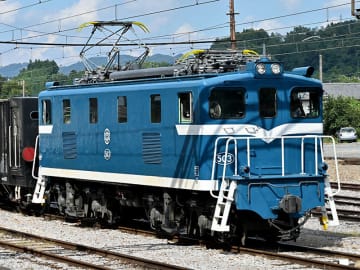 貨物列車と車が衝突　午後3時過ぎ、警報機や遮断機のない踏切　けが人はなし　埼玉・深谷の秩父鉄道三ケ尻線