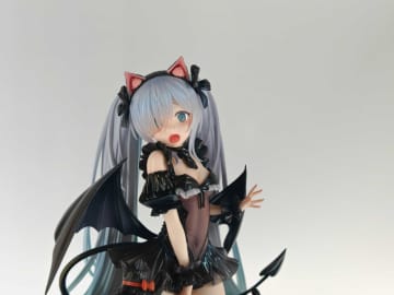 あみあみブースにて「アズレン」のジェーナスや「NIKKE」よりDOROたちのフィギュアが展示！【#メガホビEXPO】