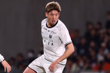 選手も涙…引退報告の瞬間に「泣かせないでくれ」　5度の大怪我で「膝がもう限界で」