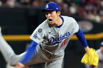 佐々木朗希は「えげつない」　米メディアも“魔球”に脱帽…ローリーを完全圧倒