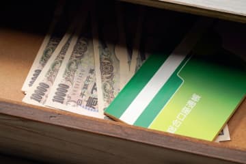 実家から「合併で消えた銀行」の通帳が出てきました。「残高100万円」は諦めるしかないですか？ 払い戻しは受けられるでしょうか？