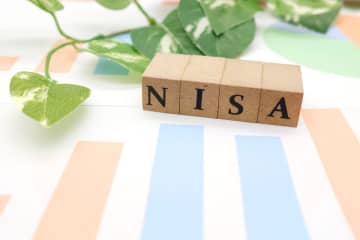 60代で「退職金2000万円」を受け取り。300万～500万円を「新NISA＋高配当ETF」に回せたら、毎年いくらもらえますか？ 配当収入をシミュレーション