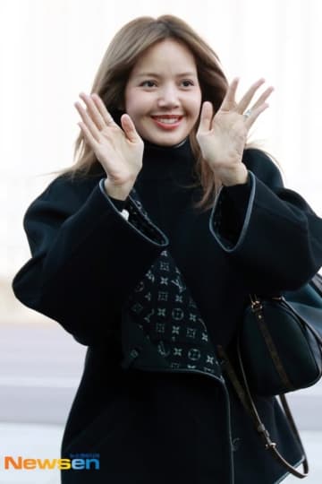 【PHOTO】BLACKPINK リサ、海外スケジュールのためフランスへ出国（動画あり）