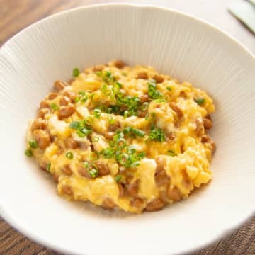 【納豆×卵はこう食べる】「もう普通には戻れない」「子どももおかわり」クセになる簡単炒めレシピ♪