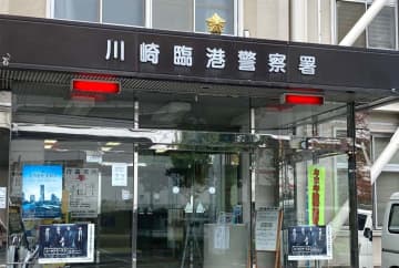 川崎の県道　25歳男性がトラックにはねられ死亡