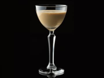 甘美でまろやか！ブランデーカクテルの魅力とは【THE カクテルバイブル500】