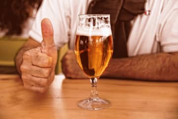 韓国で急増する「50代以上男性の一人飲みお断り」の店、雇用率もマイナス―主要紙
