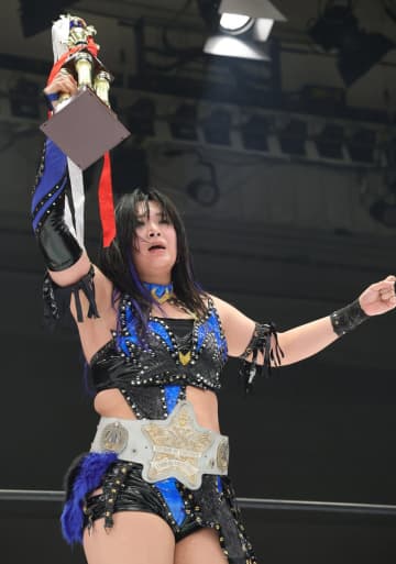 【スターダム】HANAKO 妃南破りフューチャー王座奪取！　シングル初戴冠「プロレス界も引っ張っていく存在に」