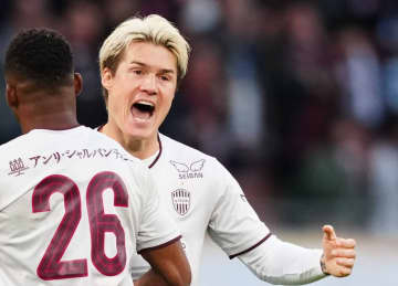 【神戸2-1清水】『ボランチ酒井高徳』が逆転ゴール! 大迫勇也の動き出しに「来る」と信じてスライディングボレー弾!!