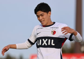 【鹿島】鈴木優磨!? 復活2ゴールの徳田誉に「右足を振っただけじゃん!」。名古屋に豪快4-0勝利