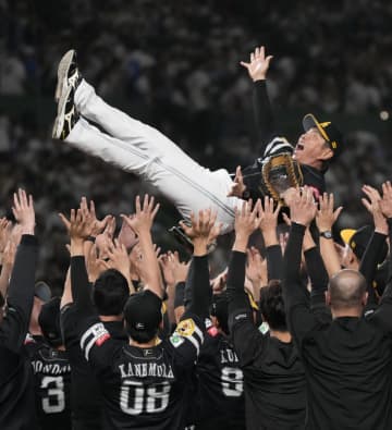 ソフトバンクがパ・リーグ2連覇　負け越し7からは球団初