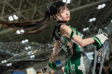 【コスプレ】ボディスーツで際立つスタイル！躍動感あふれるアクションポーズで魅せる『Stellar Blade』の美女レイヤー【写真13枚】