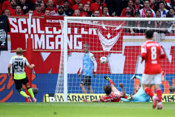 ドルトムントが2発快勝で4連勝！　数的不利マインツは佐野がフル出場もホームで敗戦