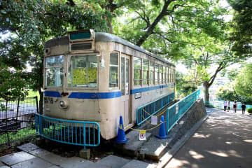 横浜市電の車両、老朽化でどうなる？　野毛山動物園で展示、公開中止が続く　費用負担や工法など課題