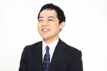 濱田祐太郎「鮮度が重要なネタをやってます」視覚障害による社会的制約をネタにしながらも、話には制約を設けない理由