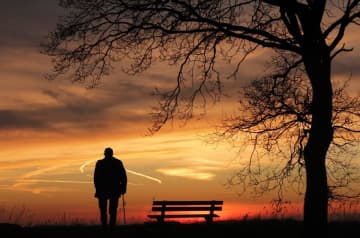 日本で介護疲れを理由に91歳の夫を86歳の妻が殺害、中国ネットは犯罪のインフレ化に懸念も