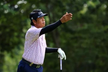 シニアプロNO.1決定戦は最終日へ　史上4人目の快挙かかるT・スリロット「ファイティン！」
