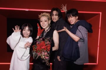 リリースを熱望する声殺到！『グラスハート』佐藤健×菅田将暉、2人のカリスマが歌う「Vibrato (Live Ver.)」急遽配信決定