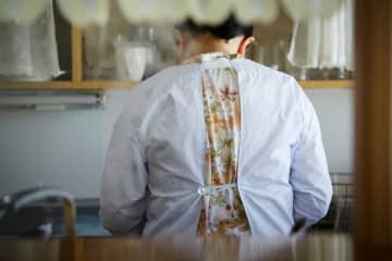 やっぱり手作りが一番！母さんに料理教えてもらいなよ…スーパーの惣菜を否定する夫の〈クソバイス〉にイラッとする35歳妻、「義母が放った一言」に拍手喝采だったワケ