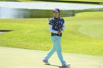 名物15番パー3は池ポチャ続出でダボ以上22人 最終日前の6人首位並走はツアー最多タイ