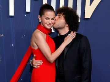 セレーナ・ゴメス、音楽プロデューサーのベニー・ブランコと結婚　週末に結婚式