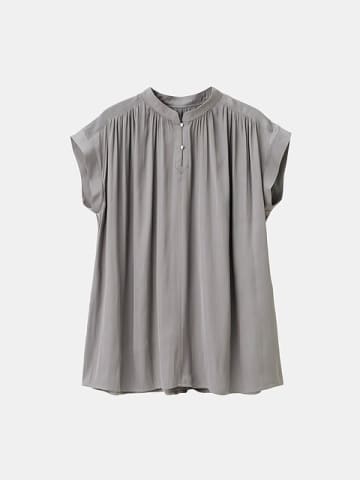 PLSTで今買って絶対損しない！着るだけで美人に見える♡とろみブラウス5選