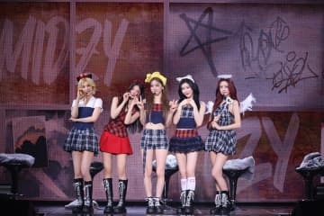 ITZY、初の大型ファンミーティング10/13追加公演のチケットが各プレイガイドにて一斉受付開始！