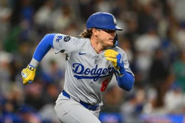 ド軍試合後のロッカーで笑撃「鬼太郎予備軍現る」　キケの“恐怖インタ”が話題「どういう髪型」