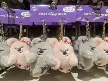 ディズニー・ハロウィーン2025は限定グッズも豊富！身につけて楽しもう