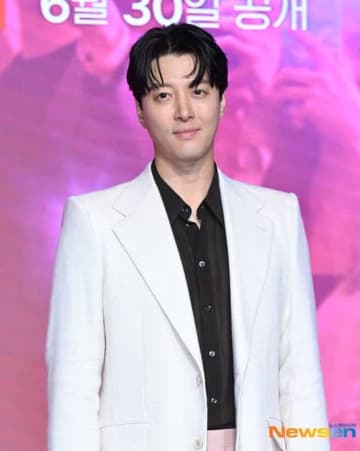 イ・ドンゴン、希少・難治性疾患が判明…健康状態に心配の声（動画あり）