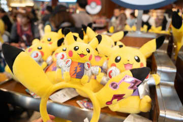 バッグやファッショングッズが大充実！【ポケモン×ハロウィーン】USJ限定グッズに注目♪