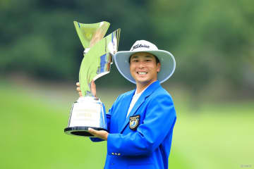 29歳の勝俣陵が逃げ切りでツアー初優勝 堀川未来夢と小木曽喬が1打差2位