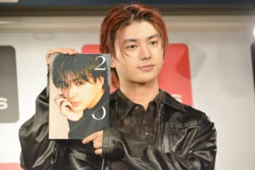 荒木飛羽、20歳の軌跡を刻む‥ 2nd写真集『20』で見せた新たな表情