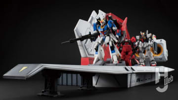 超大型ディスプレイ「HG用アーガマ カタパルトデッキ」が登場！クワトロ・バジーナの復刻版フィギュアも受注中！【機動戦士Zガンダム40周年】