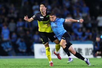 J１優勝目ざす柏の足踏み続く。痛恨ミスから先制点献上、川崎と４－４で４試合連続のドローに