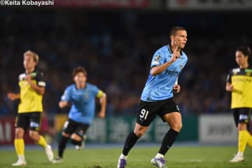 計8点の壮絶な打ち合い…柏は川崎Fと痛み分け、4試合連続ドローで優勝争いから後退
