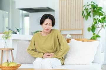 夏の疲れを引きずって便秘に!?大腸が砂漠化する秋の腸内環境の落とし穴