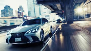 レクサス、LSを一部改良　カラーリング変更　シートヒーターを全車標準装備
