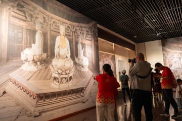 中国・山西博物館で応県木塔の奇跡を伝える画像展