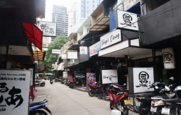 【タイ】再開発の波、消える人気店街［建設］　急な立退き、邦人店主が対応苦慮