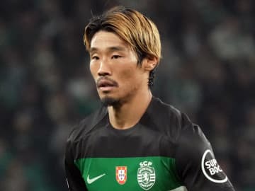 ｢何という美しさ｣日本代表MF守田英正所属ポルトガル名門がレジェンドに捧げるユニフォーム発表！｢芸術品｣｢歴代最高に美しいエンブレム｣