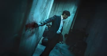 邪魔する奴は全員死亡… もはやホラー！ 「北斗の拳」ケンシロウばりに哀しみを背負う元ヤクザの壮絶な復讐譚 Netflix『広場』